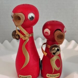 Red Magnetic Bird Figurines